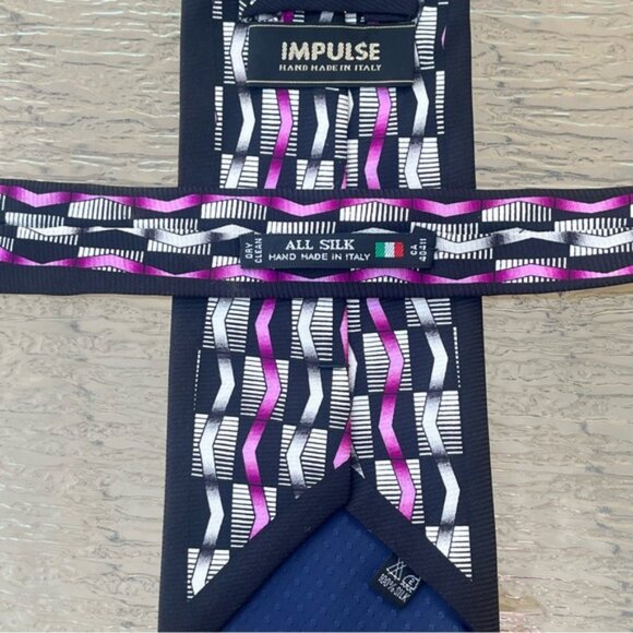💕2/$30💕Impulse 100% Silk Pink, Silver And Black Geometric Pattern Tie - Picture 6 of 9